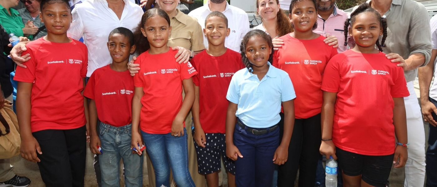 1.- Presidente de Save the Children en República Dominicana, Juan Tomás Díaz, alcaldesa del Distrito Nacional, Carolina Mejía, el embajador de Israel, Su Excelencia Raslan Abu Rukun, Directora General de Save the Children en República Dominicana, Alba Rodríguez y presidente de la Junta de Vecinos, Alex Sosa.